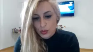 Шикарная сука Eyesbrowndeep общается во фри