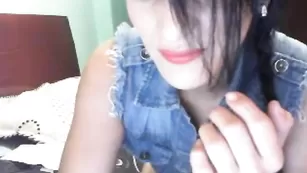 Темноволосая Rachel__jones общается в бесплатном чате