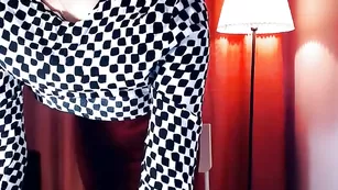 Шальная сучка Agentdi демонстрирует нижнее белье