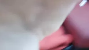 Лесбиянки трахают подружку в анал фаллосом