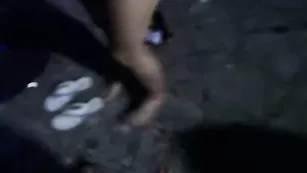 Горячая баба sextwoo отсасывает пенис