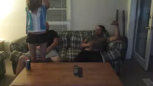 Ненасытная сука Ateen4fun ебется с двумя