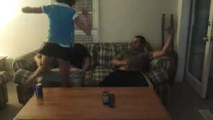 Ненасытная сука Ateen4fun ебется с двумя