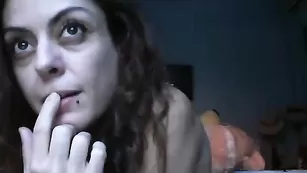 Зрелая путана kylaa позирует голенькая