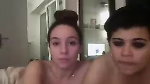 Черноволосые телки ClauCris188 ебутся фаллосом