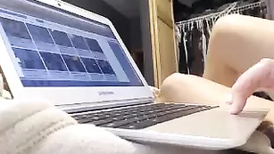Сочная цыпочка Jackrabbits1010 отсасывает хуй
