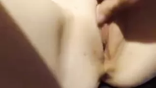 Молодая красотка Kitten_sophie жарится в пизду