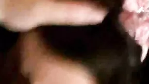 Шальная сука AedanRayne делает минет