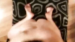 Шальная сука AedanRayne делает минет