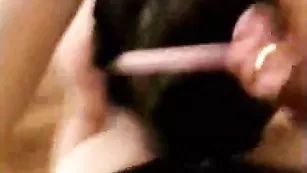 Шальная сука AedanRayne делает минет