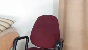 Сочная краля Yourfantasies15 натирает сиськи маслом