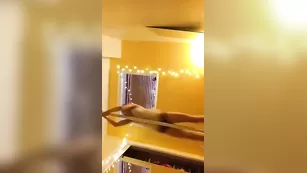 Шикарная девочка Lakota танцует стриптиз