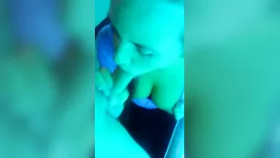 Грудастая пассия Allison Parker отсасывает хер