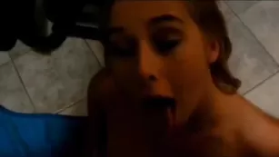 Грудастая чикса BlissfulJenny получает сперму в ротик