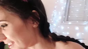 Жопастая проказница Cindy_96 скачет на фаллосе