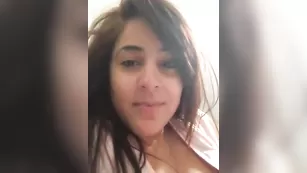 Похотливая краля Chatmebabe69 принимает ванну