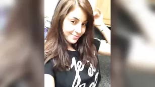 Похотливая краля Chatmebabe69 принимает ванну