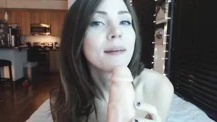 Роскошная детка Jessica_Ann лижет самотык