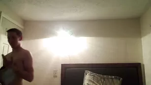 Сука в чулках Ateen4fun трахается в пизду