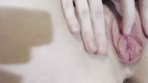 Шикарные сучки 000_01 делают куни