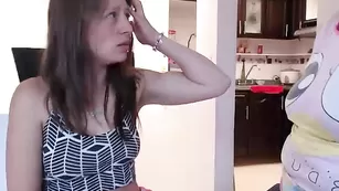 Горячая сучка Valeryandconyxx показывает сиськи