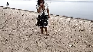 Зрелая дамочка hotolgaxxx шалит на пляже