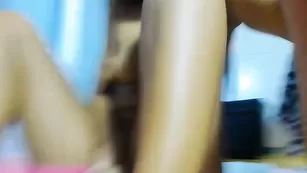 Строптивая куколка lolaitasexy скачет на фаллосе