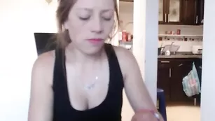 Милая стерва Valeryandconyxx общается во фри