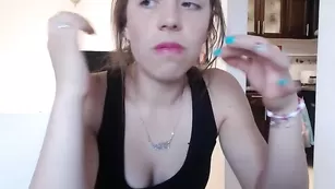 Милая стерва Valeryandconyxx общается во фри