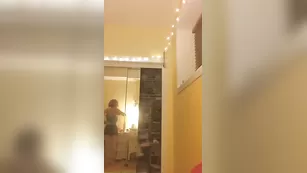 Симпатичная курва Lakota танцует стриптиз