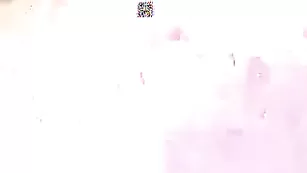 Жаркая мамка _milena_ долбит обе дырки