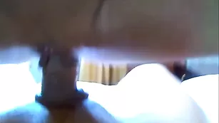 Потаскушка Livegoddess сосет хуй и трахается