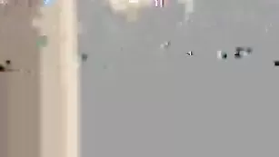 Брюнетка в чулках mizzyplay массирует пизду