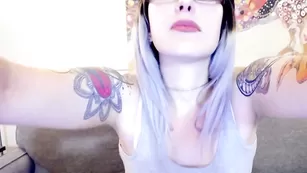 Озорная леди Laila_Love общается во фри