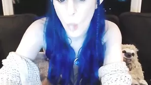 Известная модель kati3kat мастурбирует вибратором