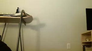 Малышка в чулках Beryl18 дрочит секс игрушкой