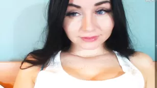 Украинская потаскуха Ukrainka шалит с вибратором