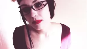 Симпатичная модель Laila_Love во фри чате