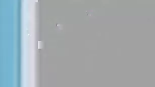 Сочная краля mesmereyez массирует пизду