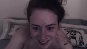 Пылкая шмара Abyssmalvoid ласкает пизду