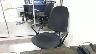 Курва в чулках Davinalees трахает клитор