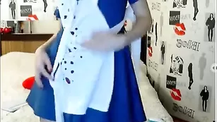 Симпатичная телка illana задирает платье