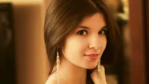 Красивая шмара chocoblanc шалит с секс игрушкой