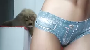 Знойная пассия littlesonia танцует стриптиз