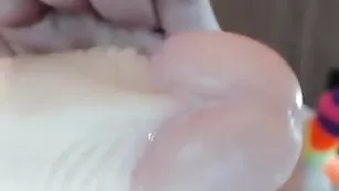 Молоденькие шлюшки дрочат пизду секс игрушками