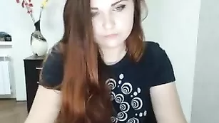 Роскошная курва SvetaDark показывает красивые сиськи