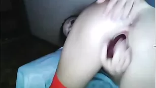 Строптивая шалава с классной жопой трахает пизду