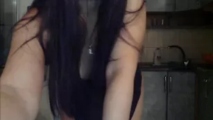 Прелестная курва merrybaby возбуждает огромной жопой