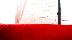 Озорная блонда Evangelion трахает бритые дырочки