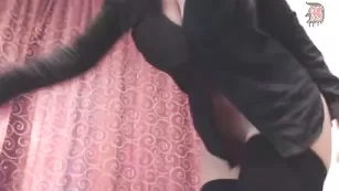 Потрясная чикса Angellyca раздевается до чулок